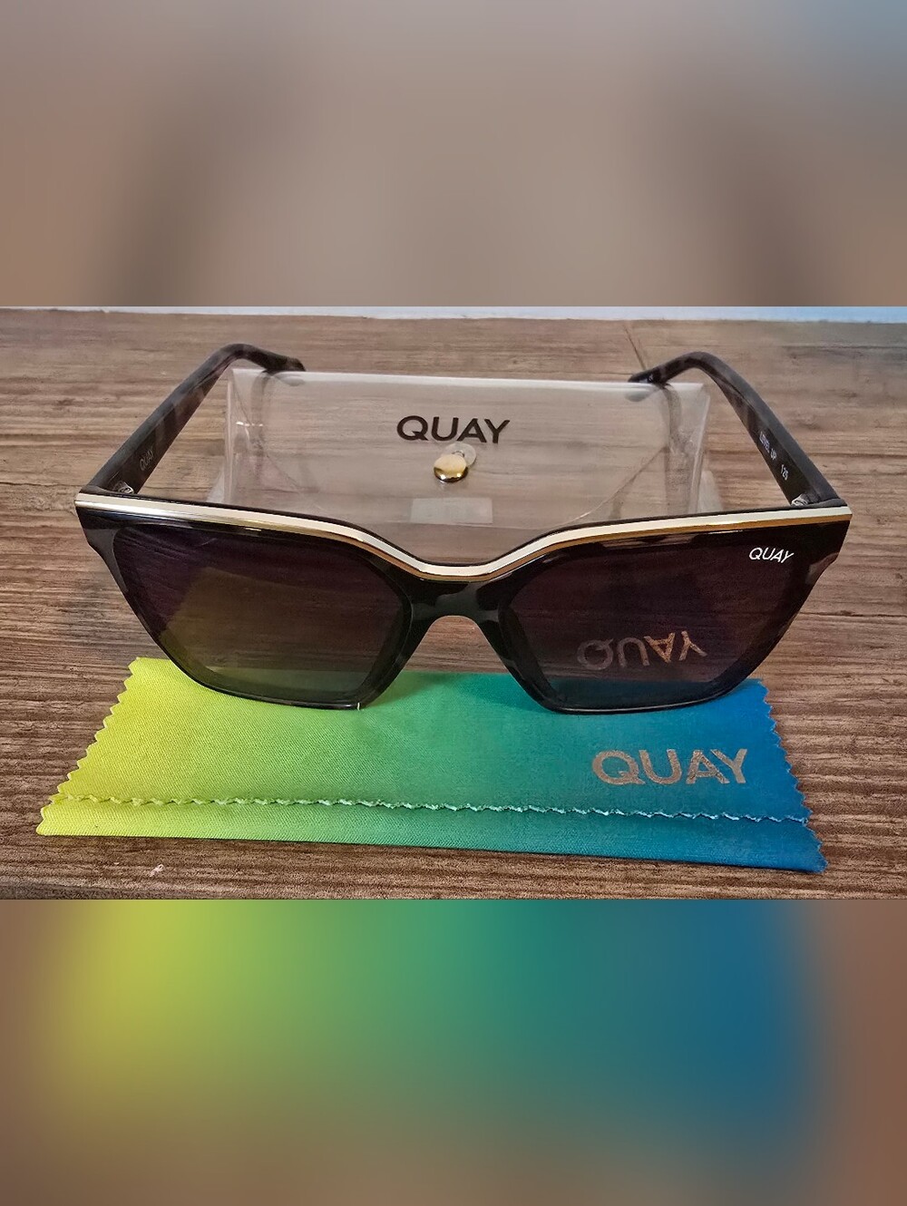 QUAY Australia Level Up Square Sunglasses - Picture 3 of 10